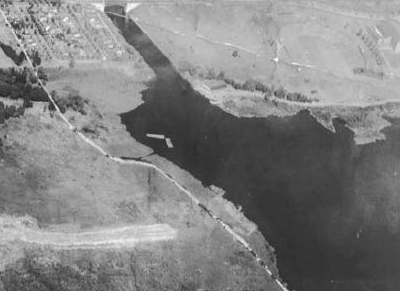 Aerial view to the west, Montlake (bottom), closed Miller Street Dump at right center, Seattle, January 30, 1937
Courtesy UW Special Collections (Neg. No. UW15542)