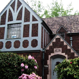 National Register-eligible house in the Montlake Historic District.